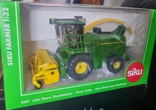 Siku john deere 4057 - john, grass
