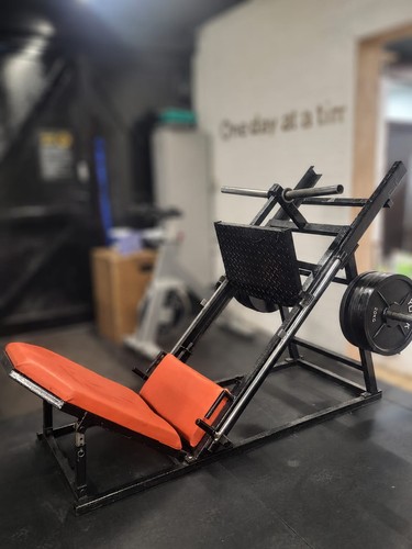 Plate loaded leg - plate, press