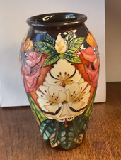Stunning Beautiful Moorcroft