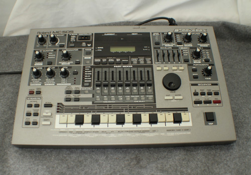 Roland 505 groovebox - roland, mc-505