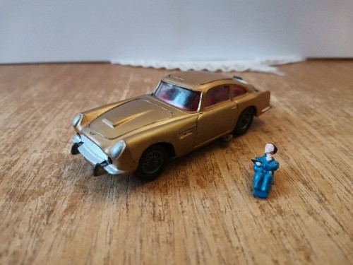 Corgi toys 261 james - corgi,
