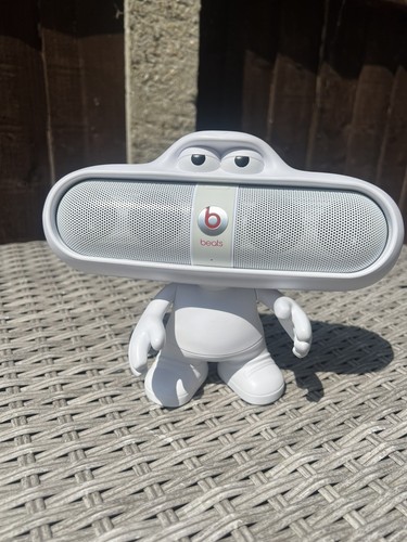 Beats dre pill - by,
