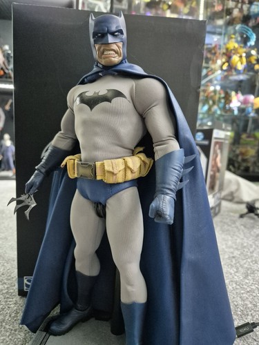 Sideshow collectibles batman - collectibles,
