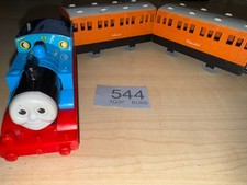 Tomy Trackmaster Thomas & Friends Tank Engine Thomas, Annie & Clarabel