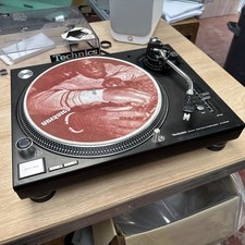 Technics SL-1210 M3D Turntable
