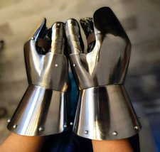 Steel gauntlet gloves Armour