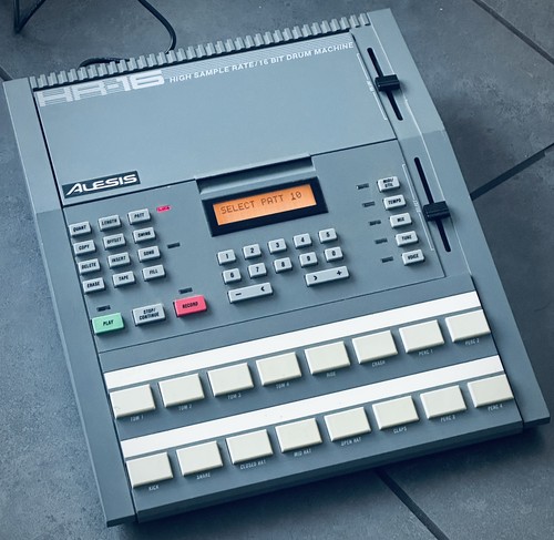 Alesis hr16 programmable drum - alesis,