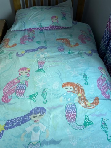 Matching bedding and curtains - bedding,