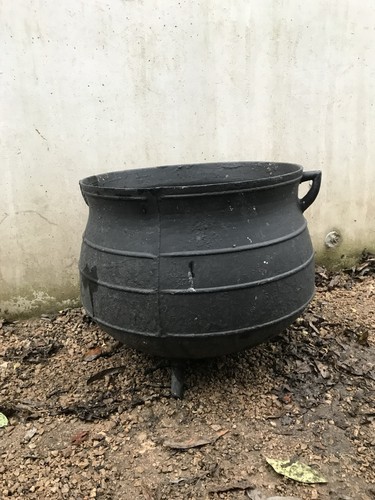 Large cast iron - cast, cauldron