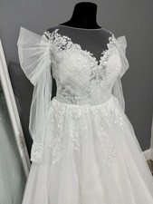 Size 22/24 Ivory Long Puffed