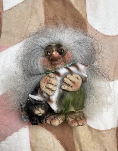 Form troll with cats - ny,