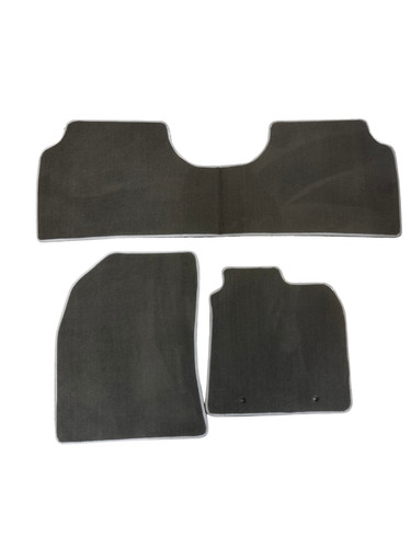 Fully tailored toyota avensis - tailored,