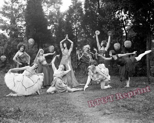 Vintage women dancers - in, a