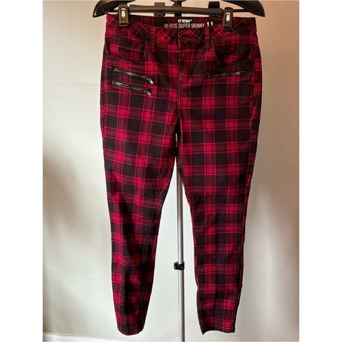 Hot topic red - topic,