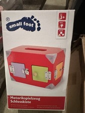 Small Foot Locking Mechanism