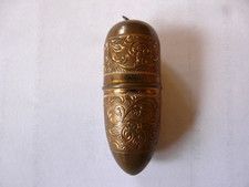 Metal needle case with thimble