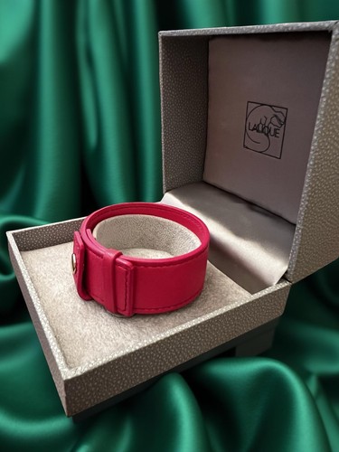 Lalique hot pink lamb - lalique.,
