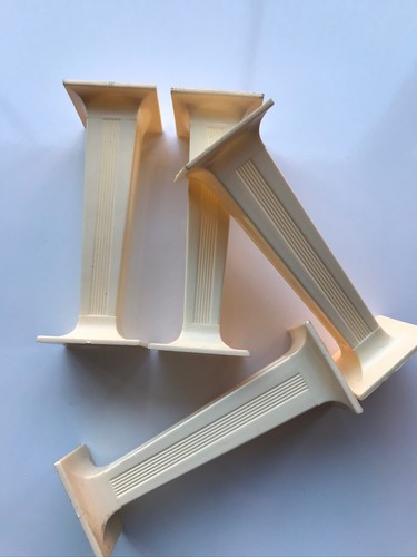 Ivory square pillars - x,