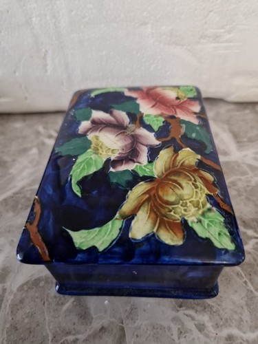 Lovely vintage maling pottery - vintage,