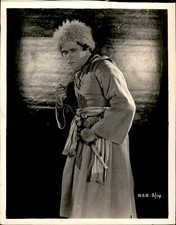 CGE7 Original Linen-Back Photo 1920s ACTOR READY TO ATTACK UNKNOWN EARLY FILM