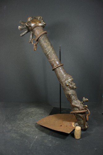 African bronze prestige chief - bronze,