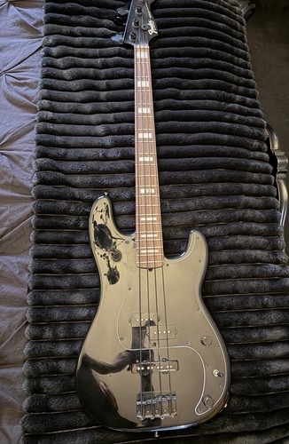 Fender duff mckagan - mckagan, deluxe