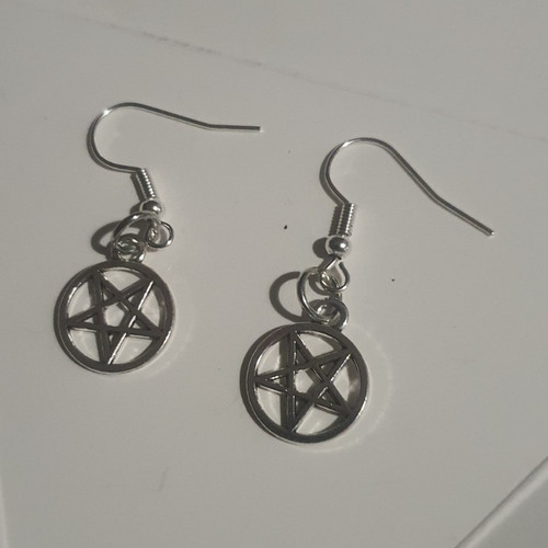 Silver metal occult pentagram - silver,