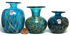 3 MDINA GLASS VASES, BLUE ROMAN & CRIZZLED, SIGNED with LABELS, TALLEST 10cm