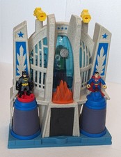 Fisher-Price Imaginext Batman Light Up Hall of Justice and 2 x Figures 2015