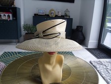 beautiful ladies WIDE Marks