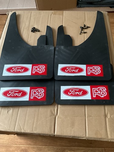 Ford rs red - mud, flaps