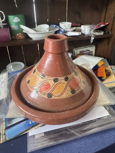 Moroccan tagine cooker hand - tagine,