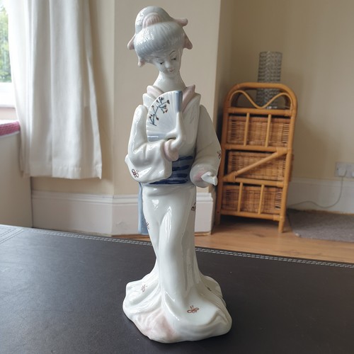Vintage porcelain geisha lady