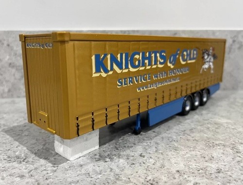Corgi tri axle - tri-axle, curtainside