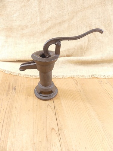 Rustic cast iron pump cistern - cast,
