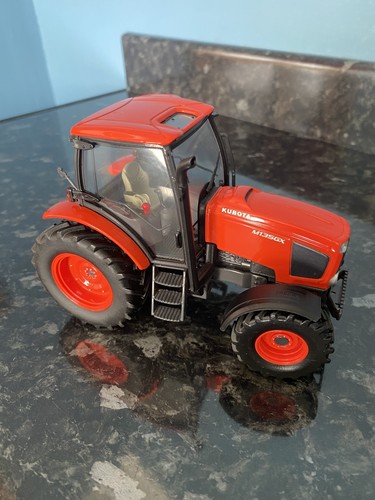 Universal hobbies kubota - universal, 1:32
