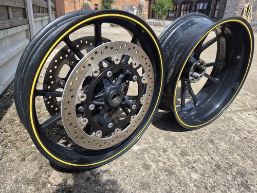 Pair 2015 triumph speed triple - triumph,