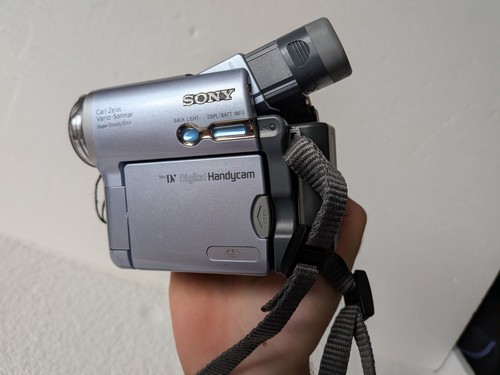 Sony handycam dcr - sony,