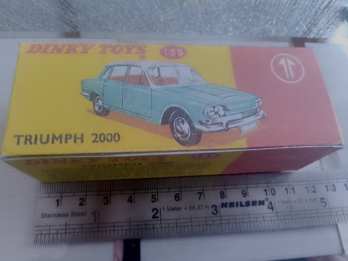 Dinky no135 triumph - car,