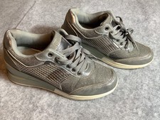 Womens Hidden Heel Wedge Fashion Sneakers Size 4.5 Sku 016