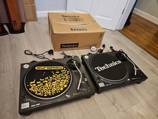Pair Of Technics SL-1210 MK2