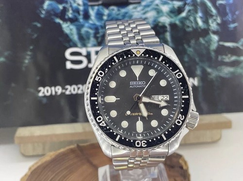 Seiko men black watch - watch,