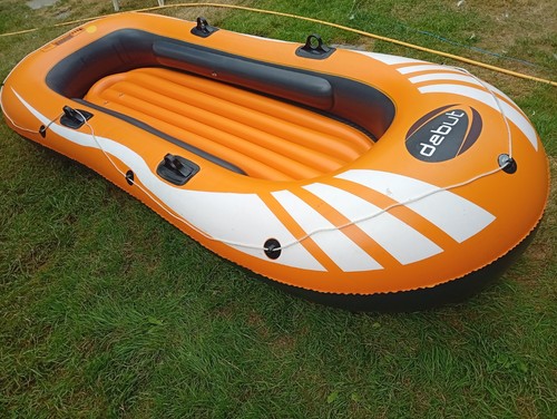C101 debut inflatable - t.u.a.,