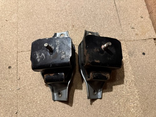 Genuine engine mount set - engine,