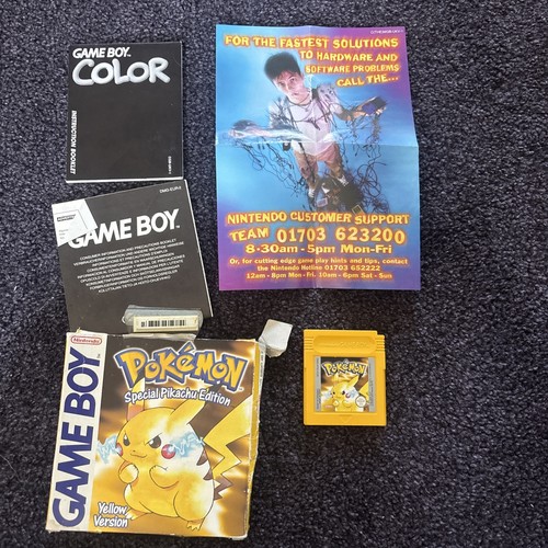 Pokémon yellow version - yellow,