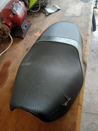 Suzuki bandit mk1 600 seat - ,