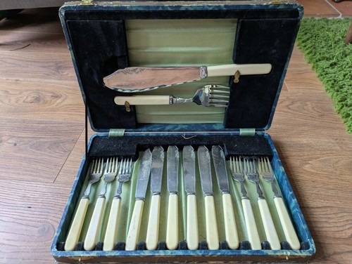 Vintage canteen box - canteen, fish