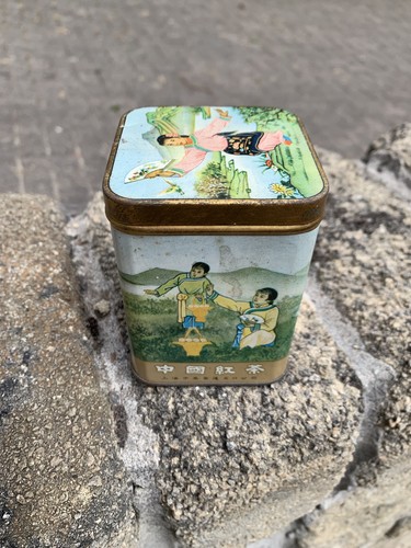 Vintage chinoiserie tea - tea, tin