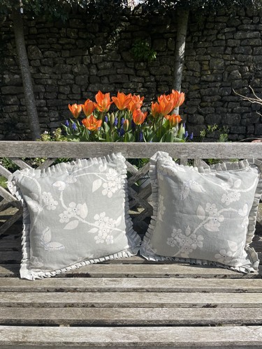 Pair vanessa arbuthnott - pair, of