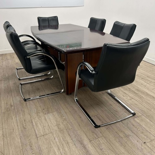 Vintage person boardroom - 4-6,